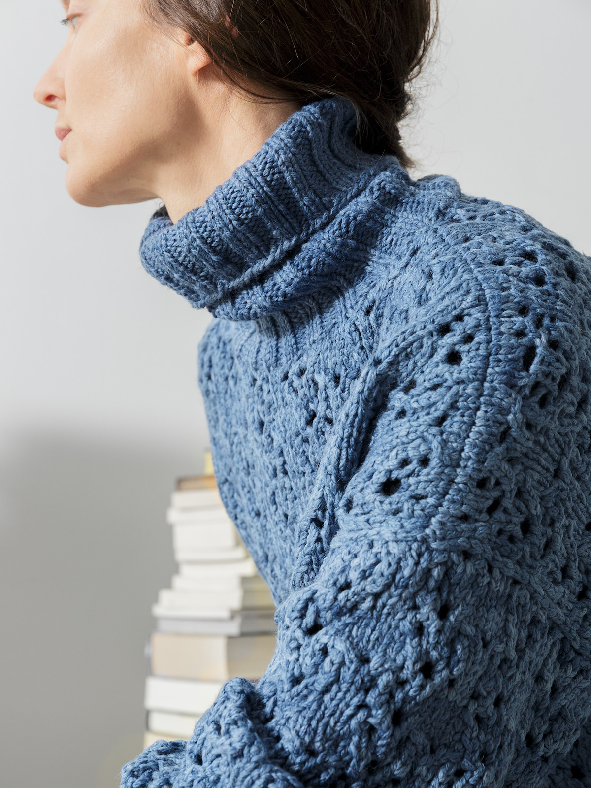 High-neck lacy sweater Image