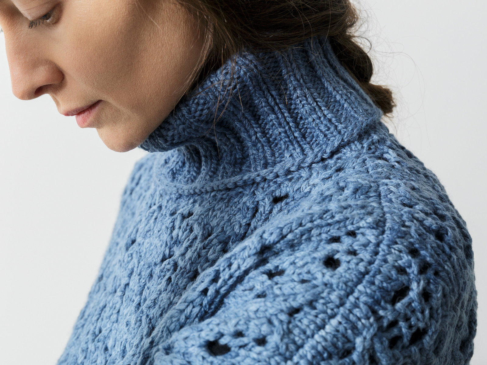 High-neck lacy sweater Image