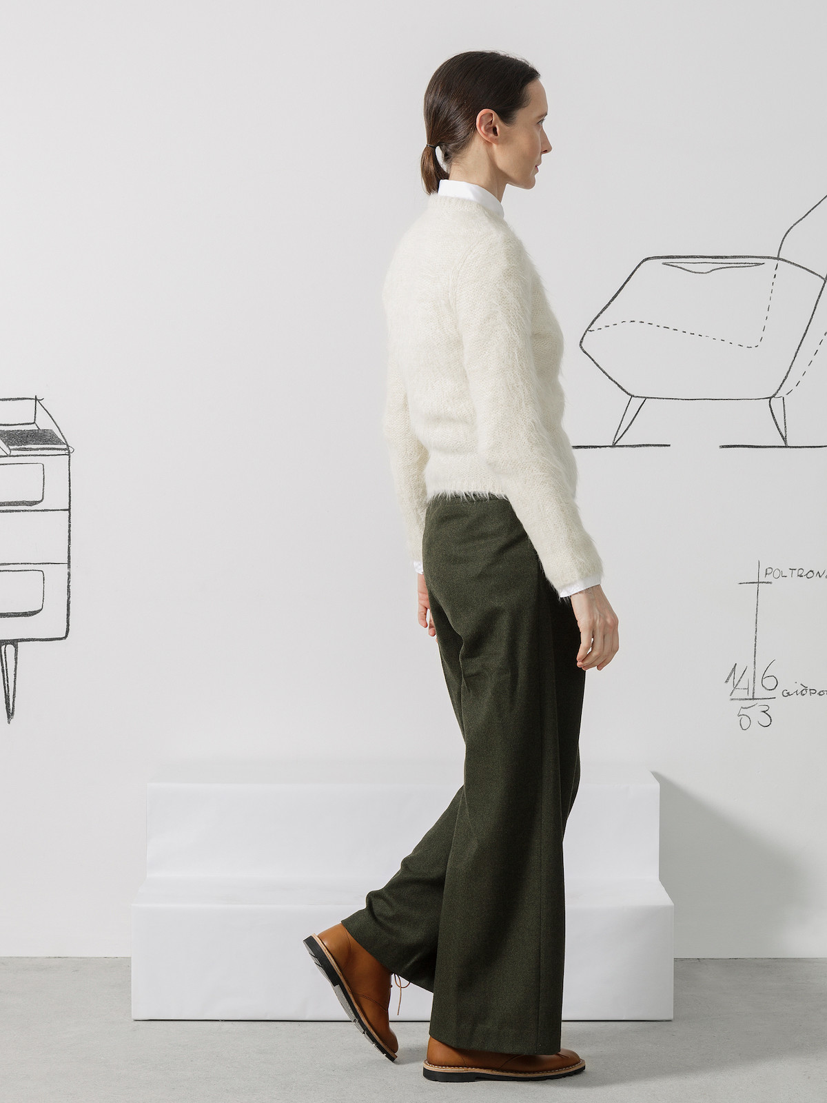 Suri sweater Image