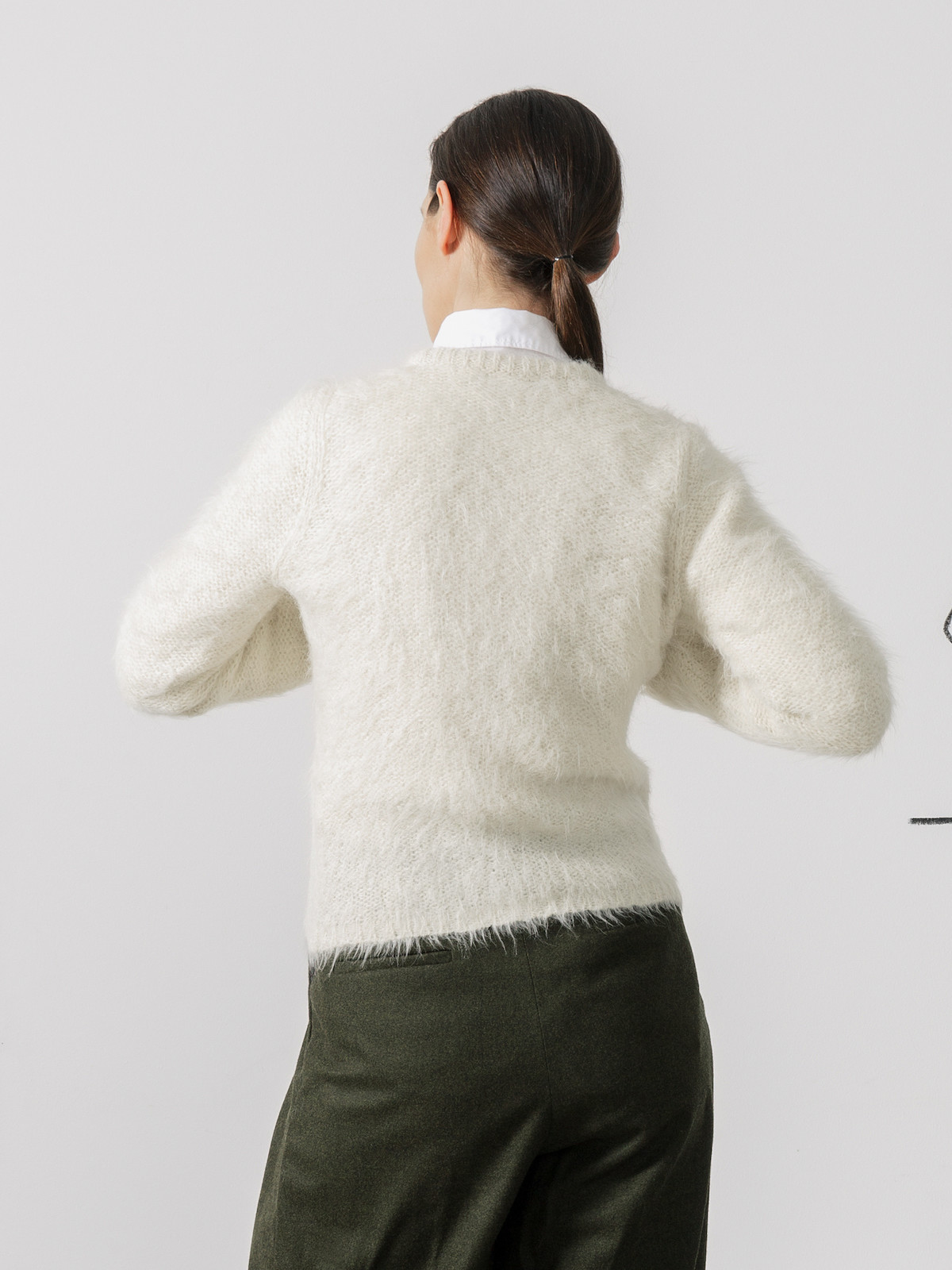 Suri sweater Image