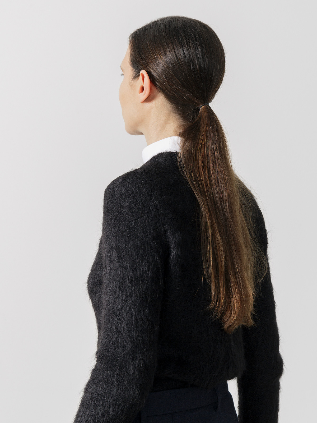 Suri sweater Image