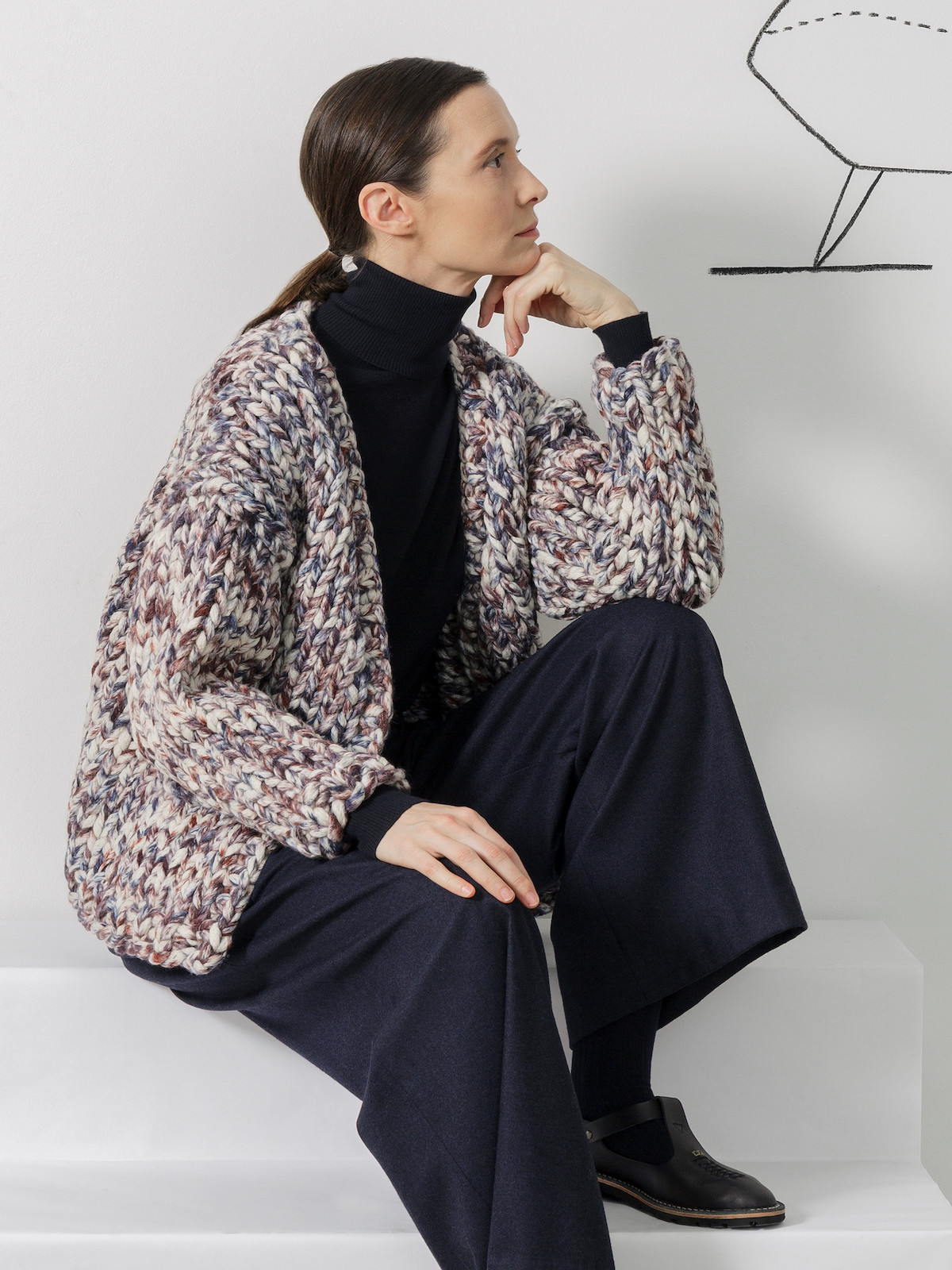 Painter´s v-neck cardigan Image Painter´s v-neck cardigan Image
