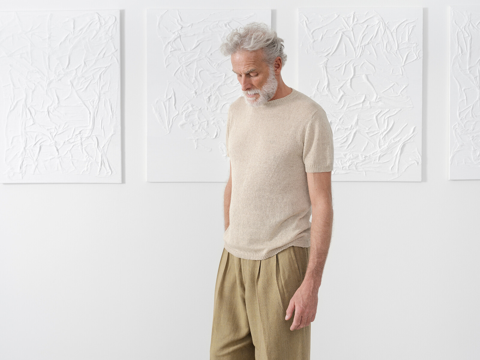 Linen t-shirt Image Linen t-shirt Image