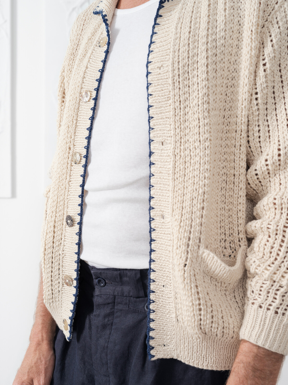 Collar cardigan Image Collar cardigan Image