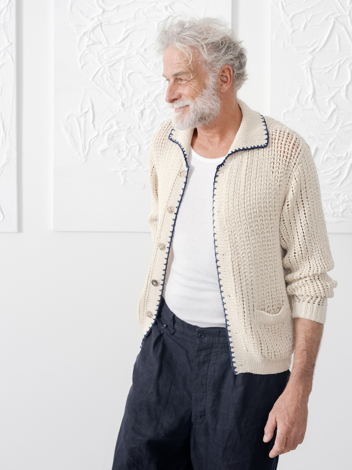 Collar cardigan Image Collar cardigan Image