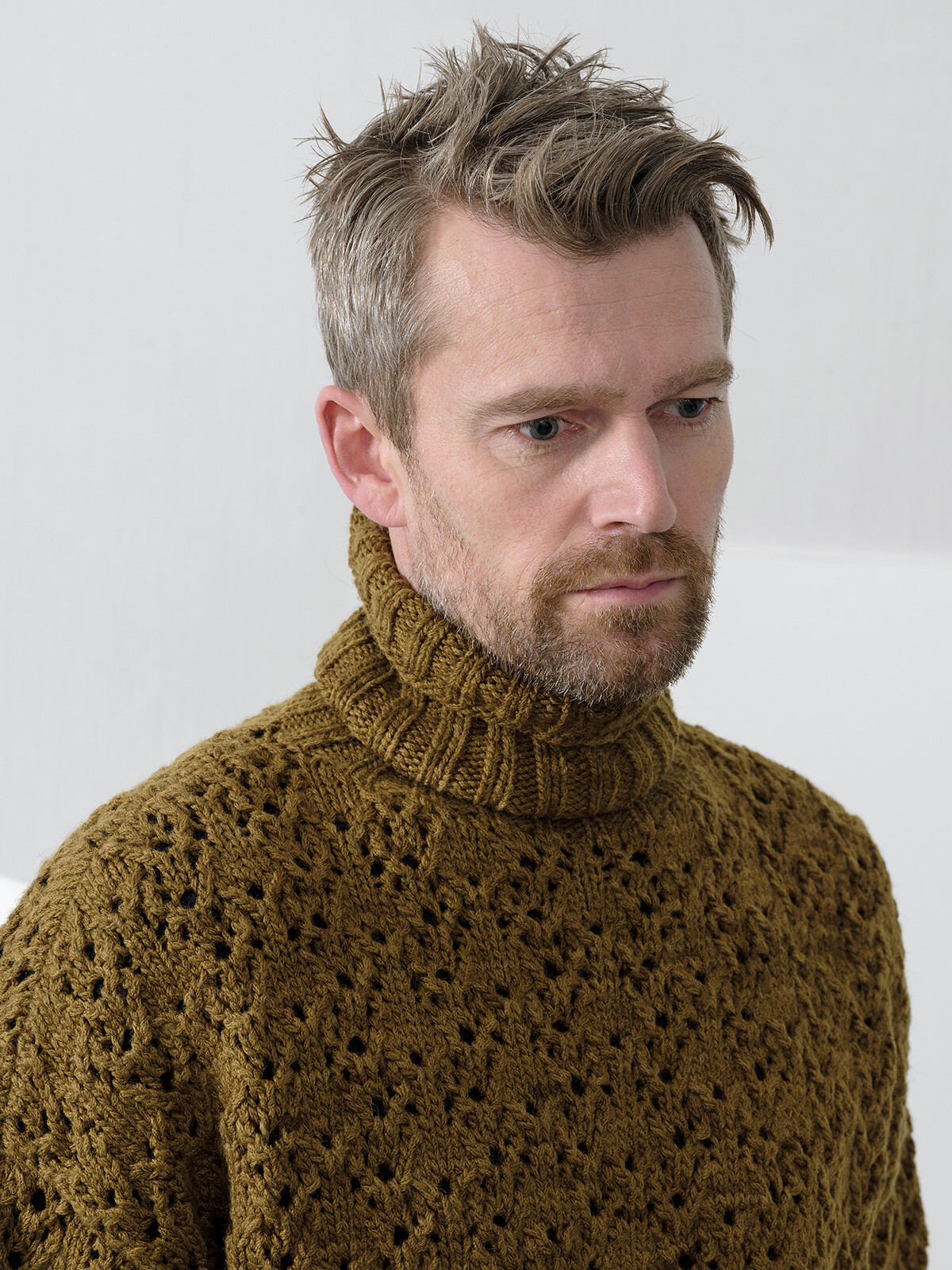 High-neck lacy sweater Image High-neck lacy sweater Image
