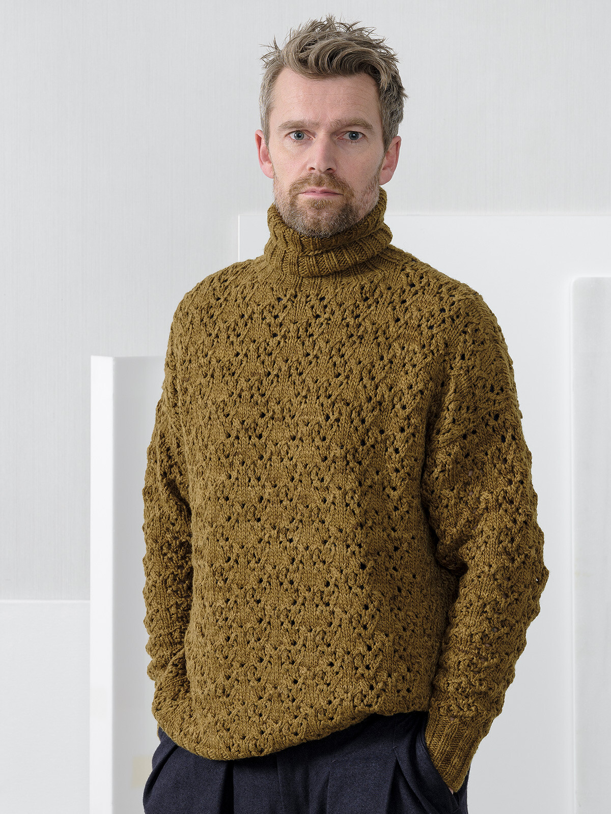 High-neck lacy sweater Image High-neck lacy sweater Image