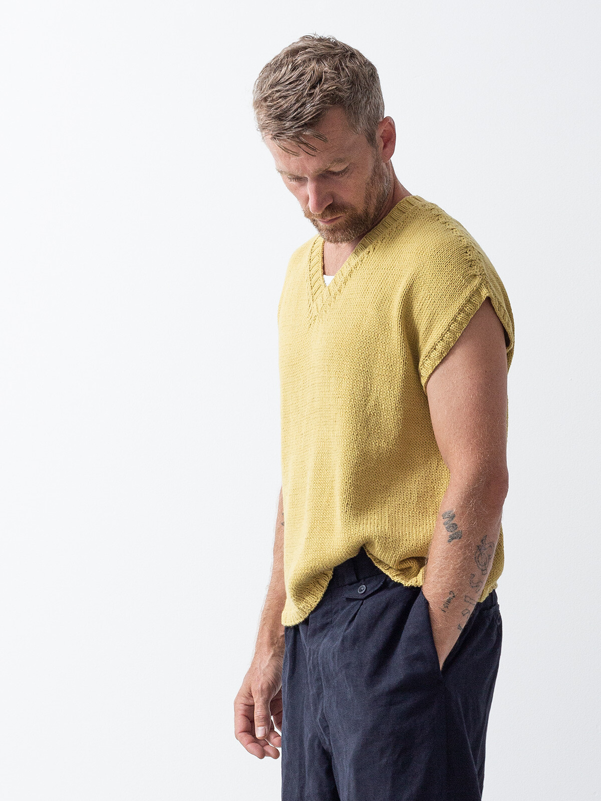 V-neck vest Image V-neck vest Image