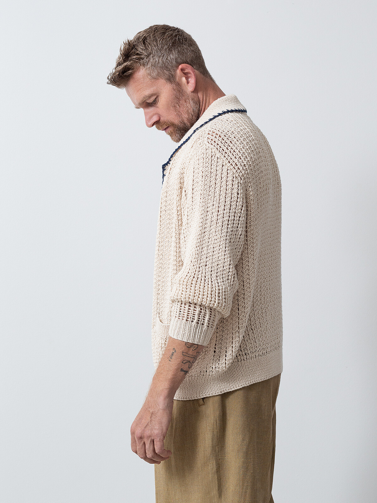 Collar cardigan Image Collar cardigan Image