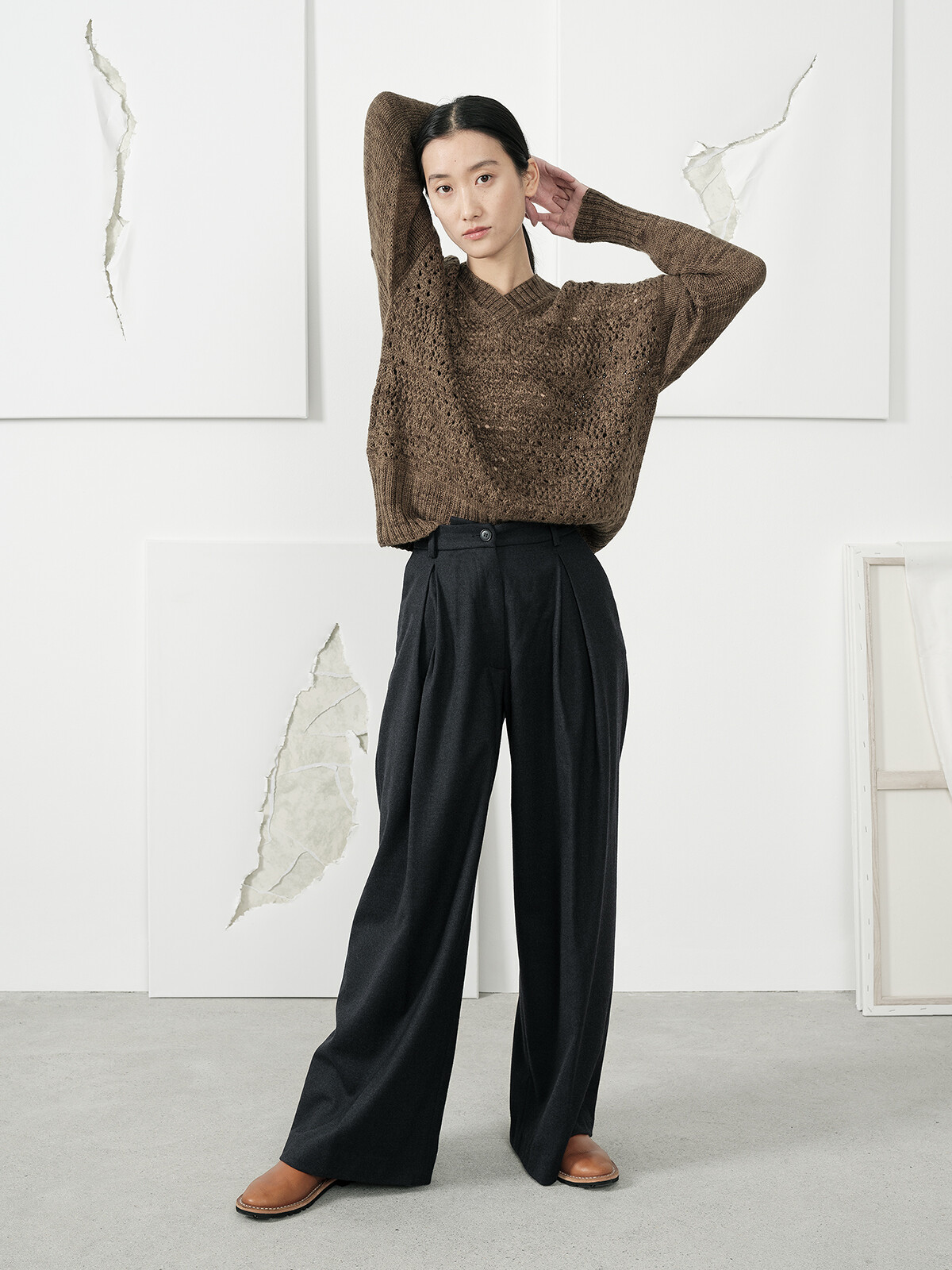 V-neck lacy sweater Image V-neck lacy sweater Image