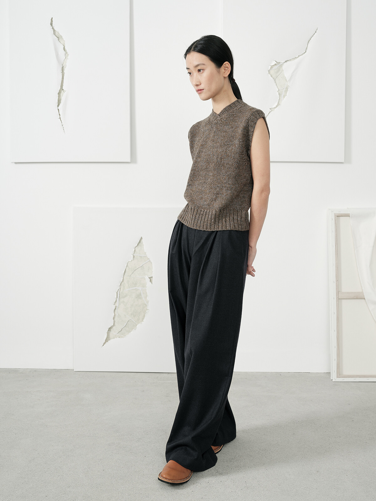 V-neck vest | KNITBRARY