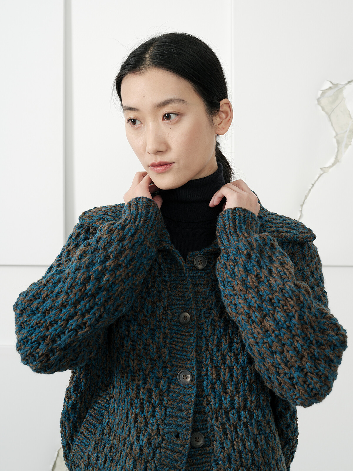 Collar bomber cardigan Image