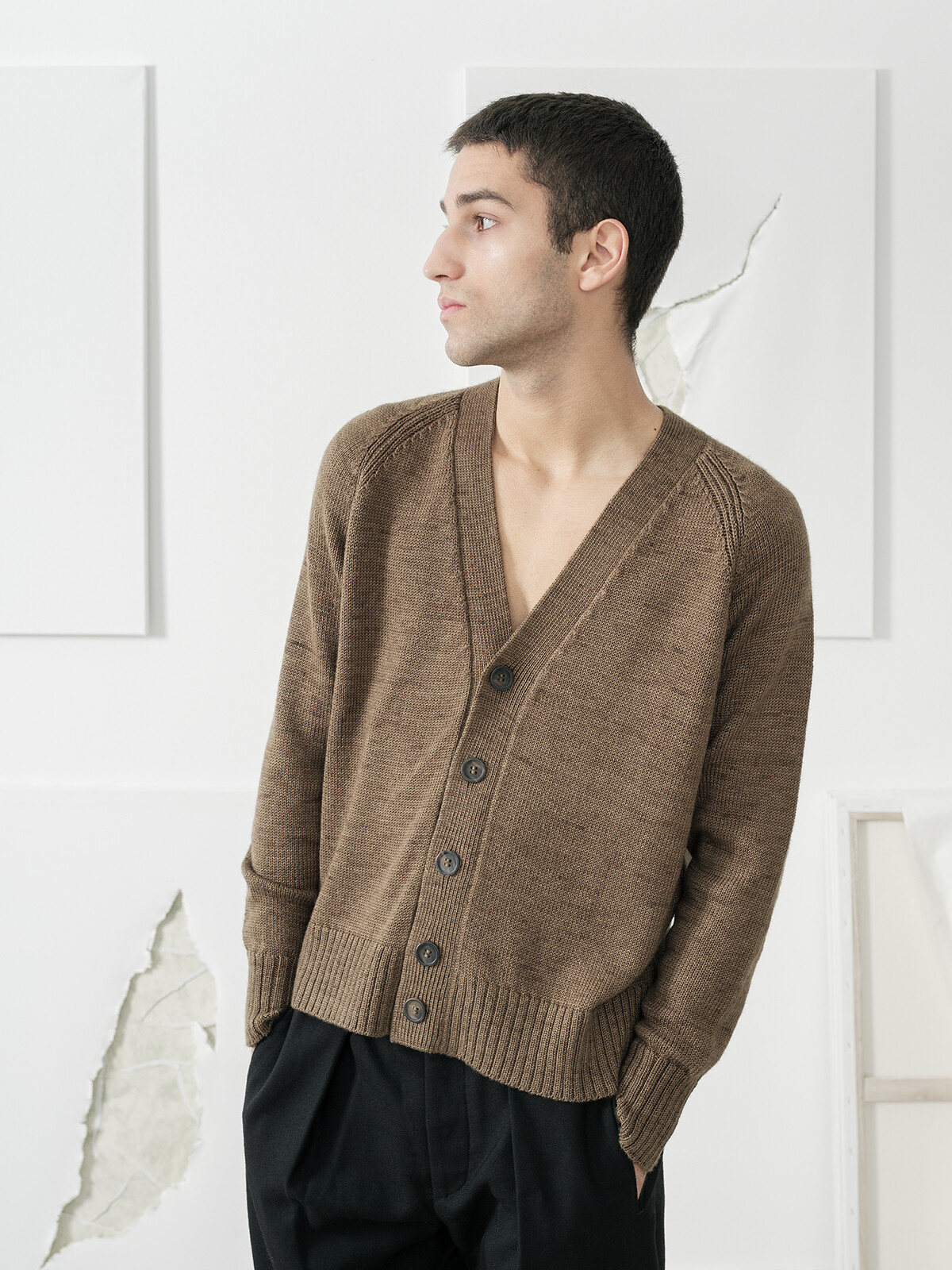 V-neck cardigan Image