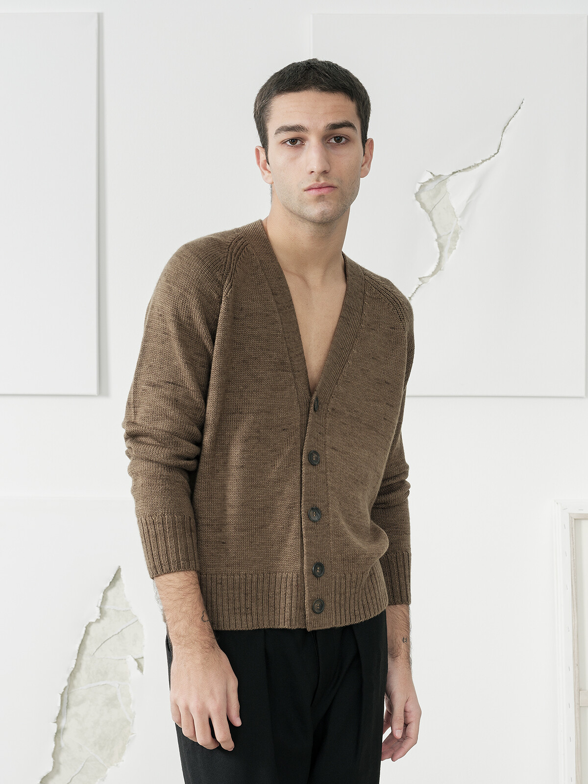 V-neck cardigan Image