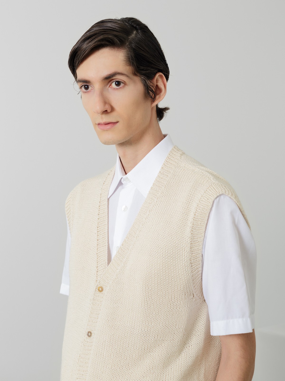 Sleeveless cardigan Image