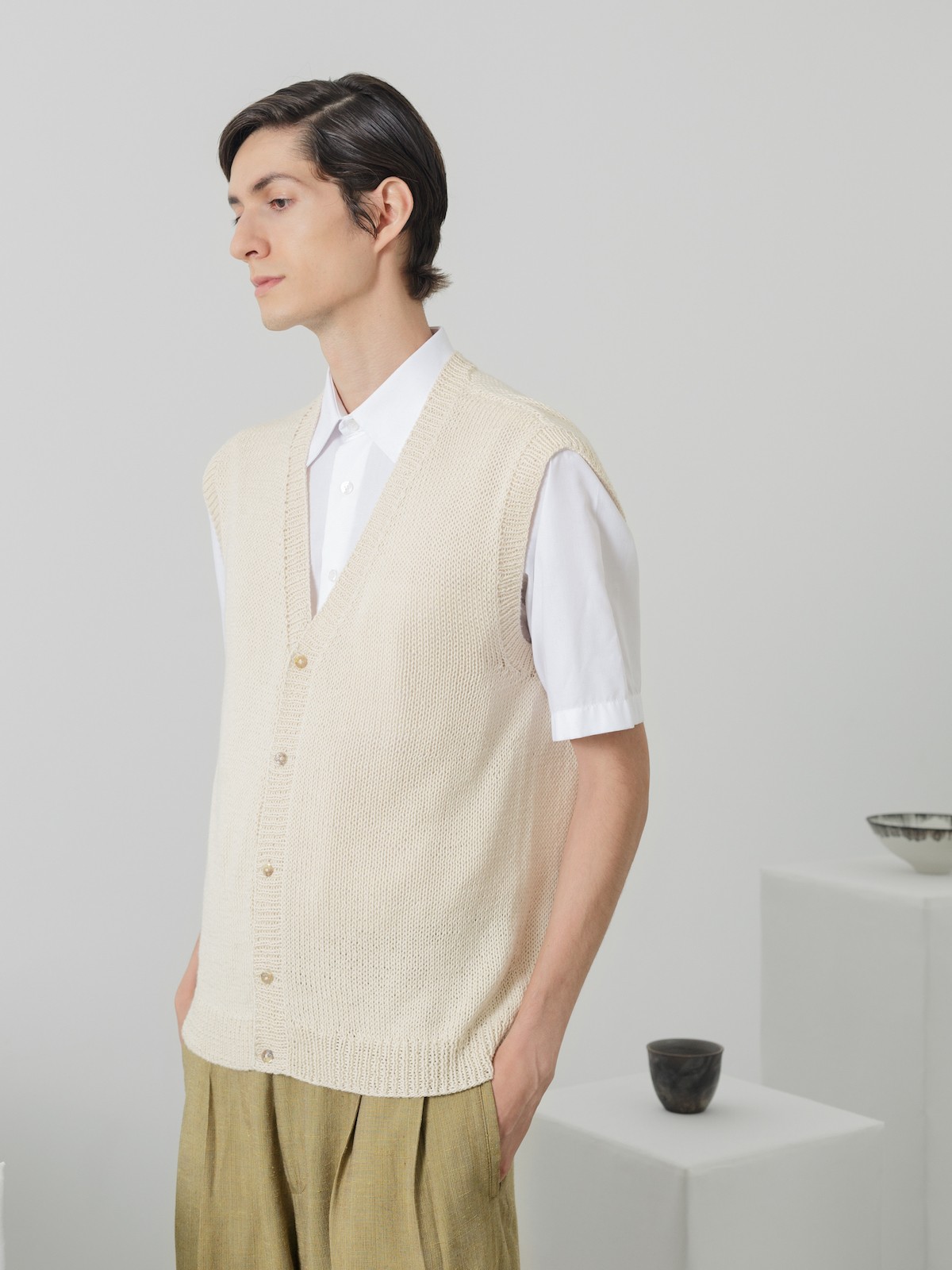 Sleeveless cardigan Image