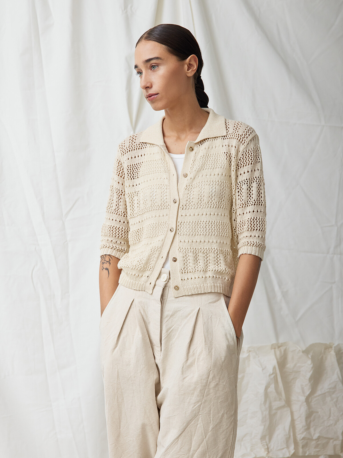 Lacy collar cardigan Image Lacy collar cardigan Image