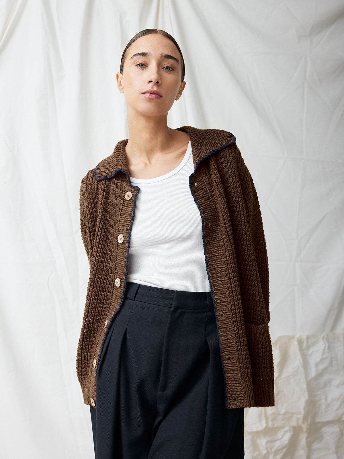 Collar cardigan Image Collar cardigan Image