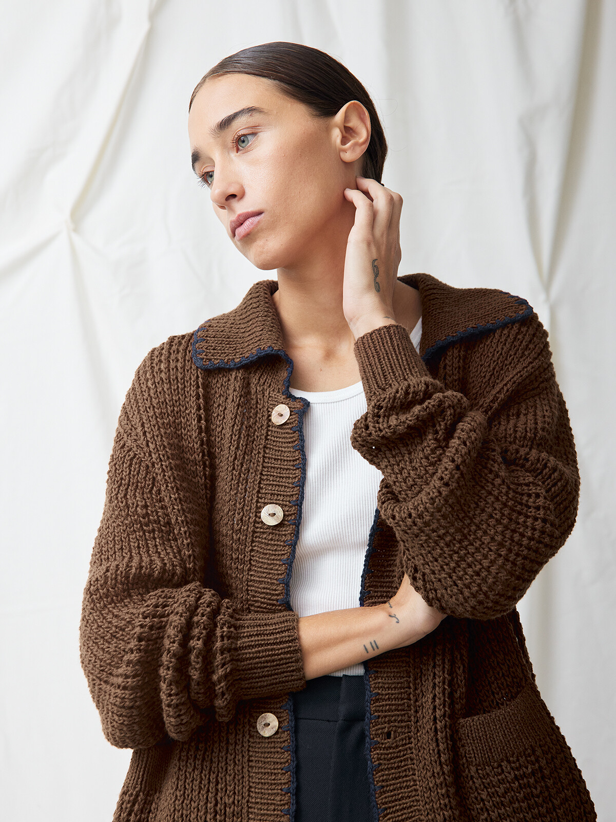 Collar cardigan Image Collar cardigan Image