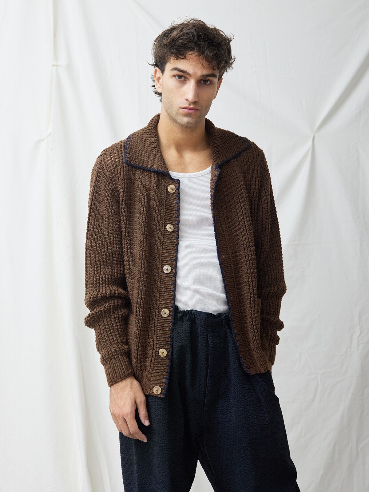 Collar cardigan Image Collar cardigan Image