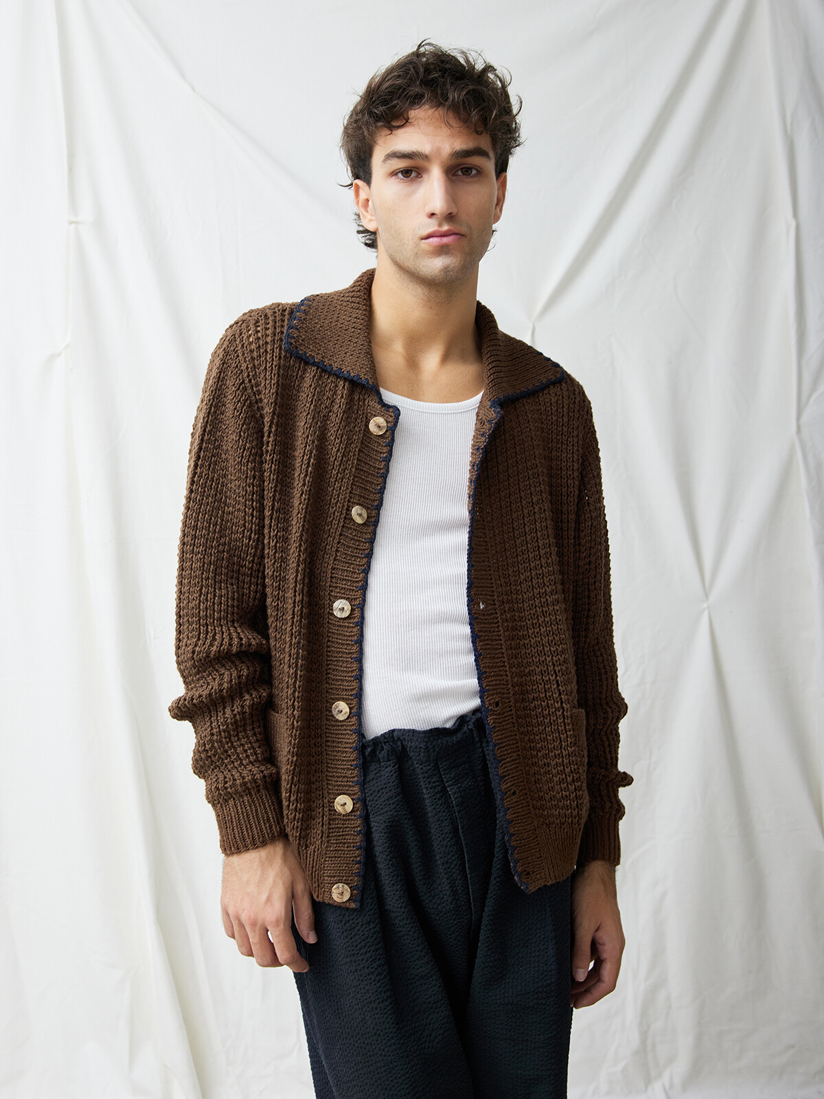 Collar cardigan Image Collar cardigan Image