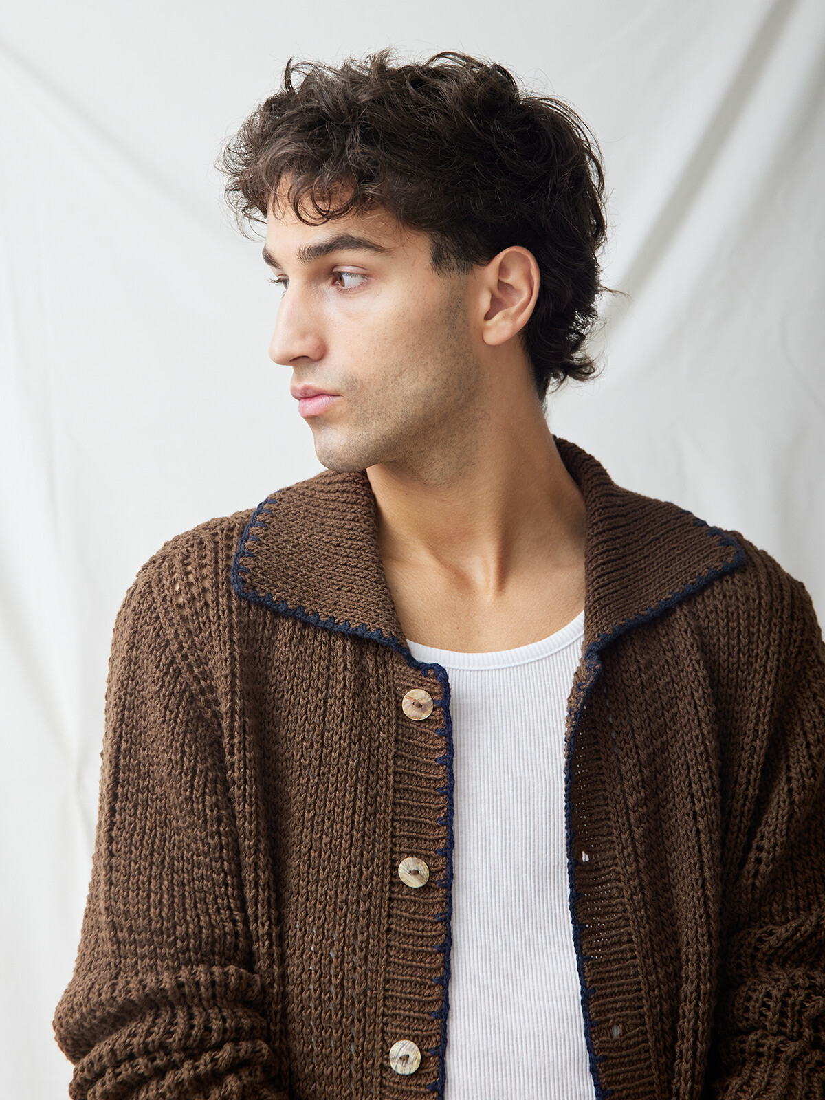 Collar cardigan Image Collar cardigan Image