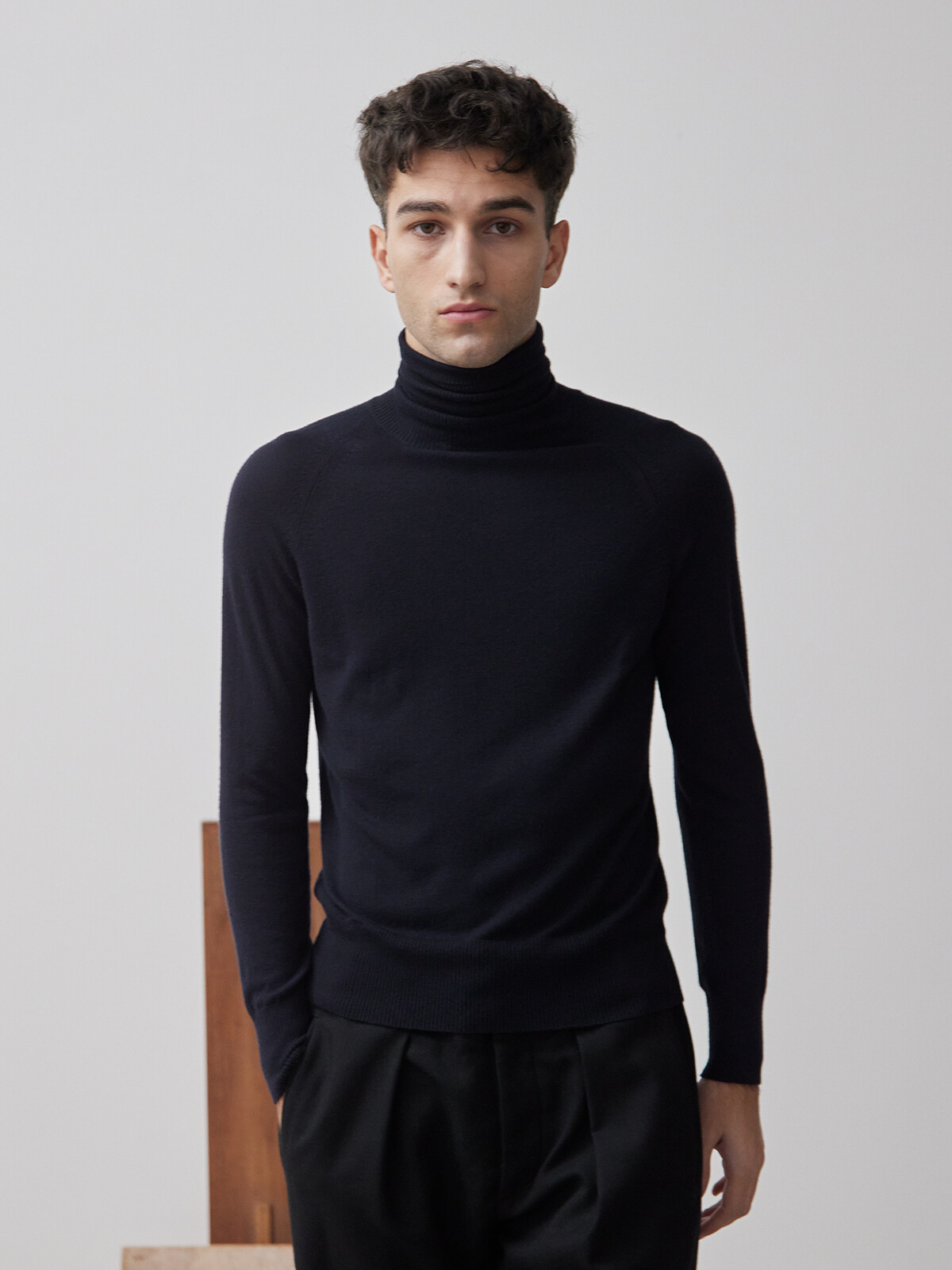 Vicuña roll-neck sweater Image