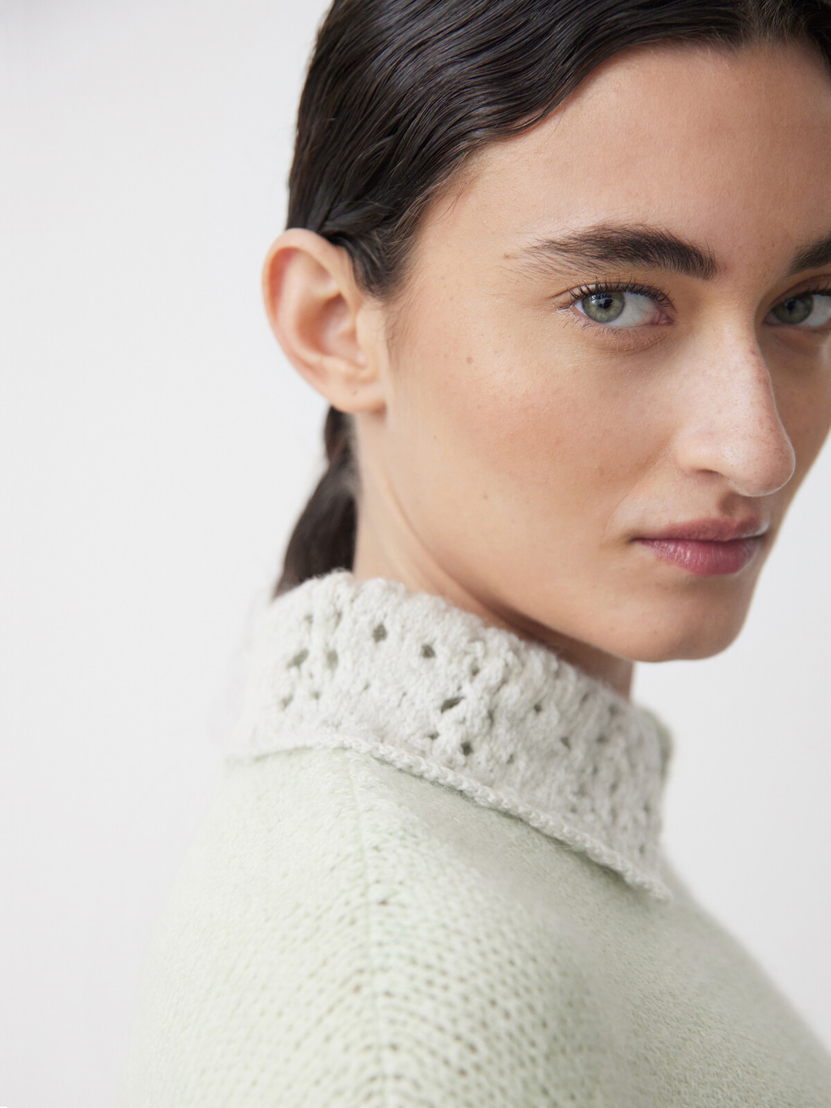 Lacy collar sweater Image