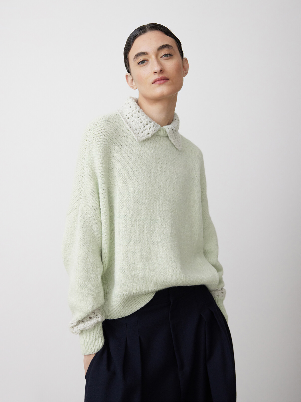Lacy collar sweater Image