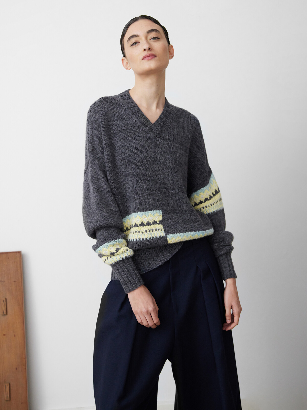 V-neck jacquard sweater Image