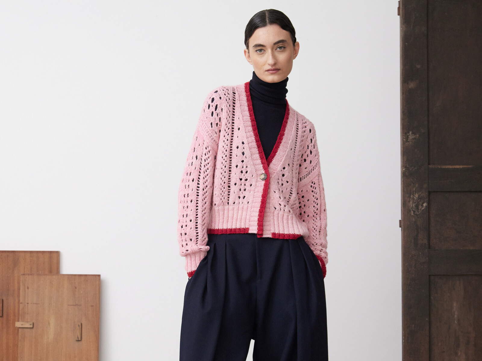 V-neck lacy cardigan Image