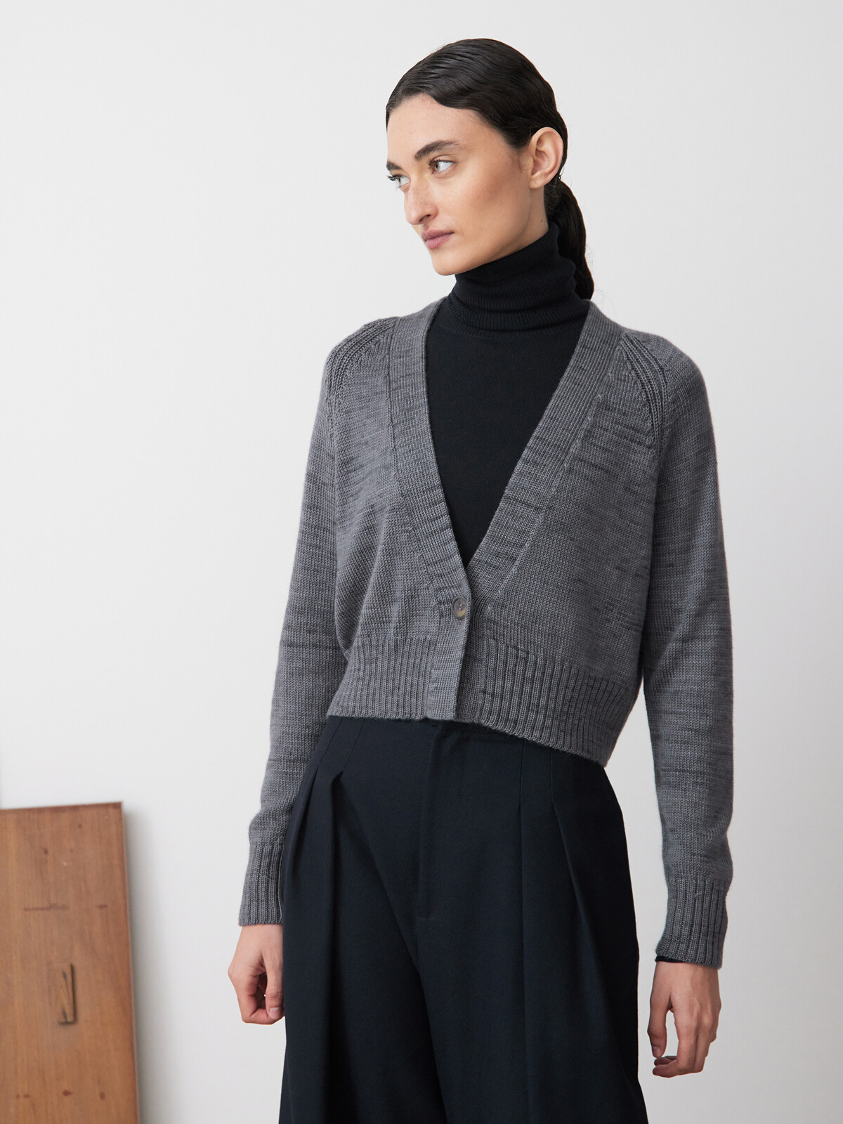 V-neck cardigan Image