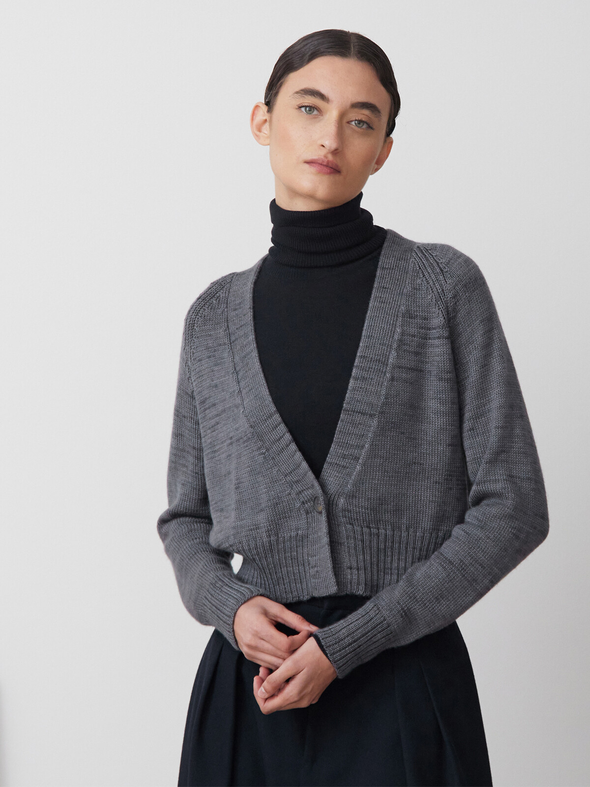 V-neck cardigan Image