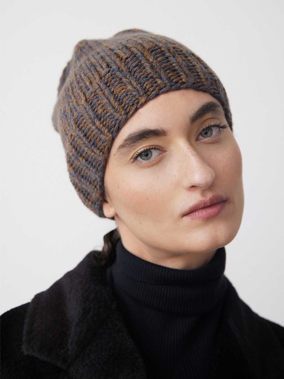 Pompom beanie Image