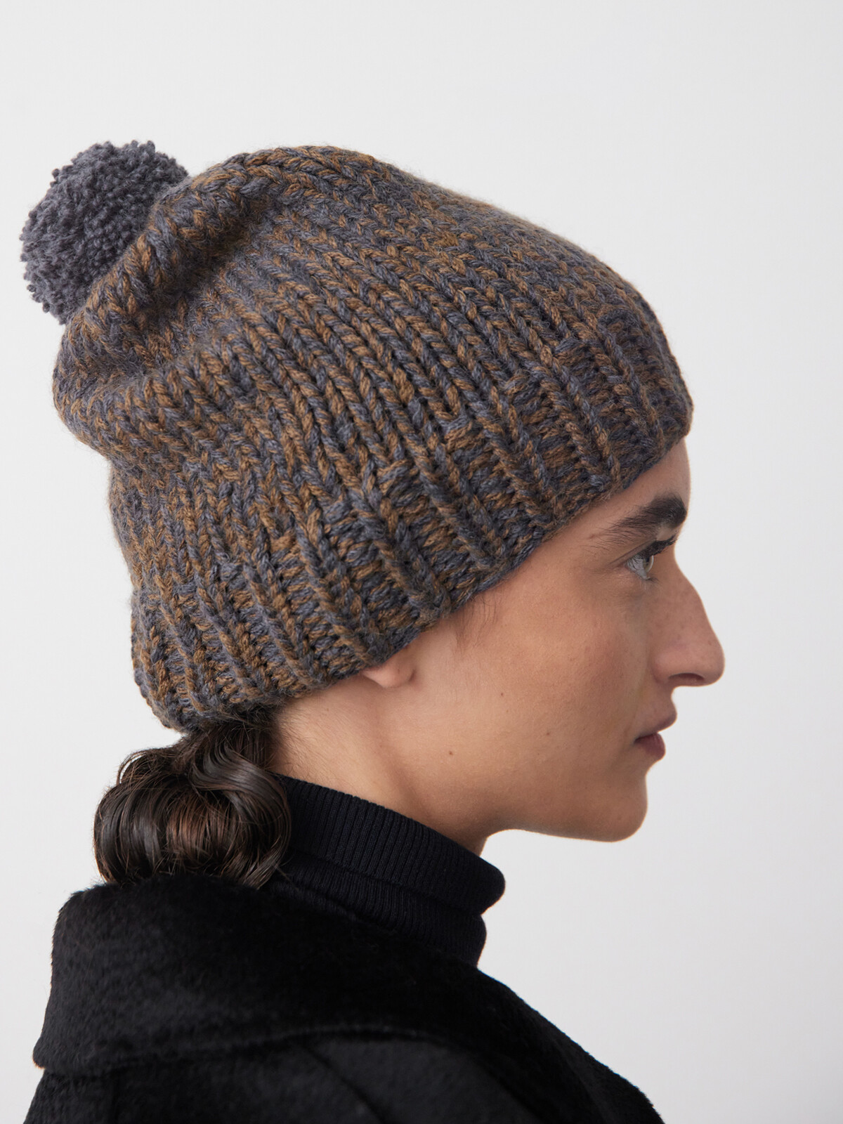 Pompom beanie Image