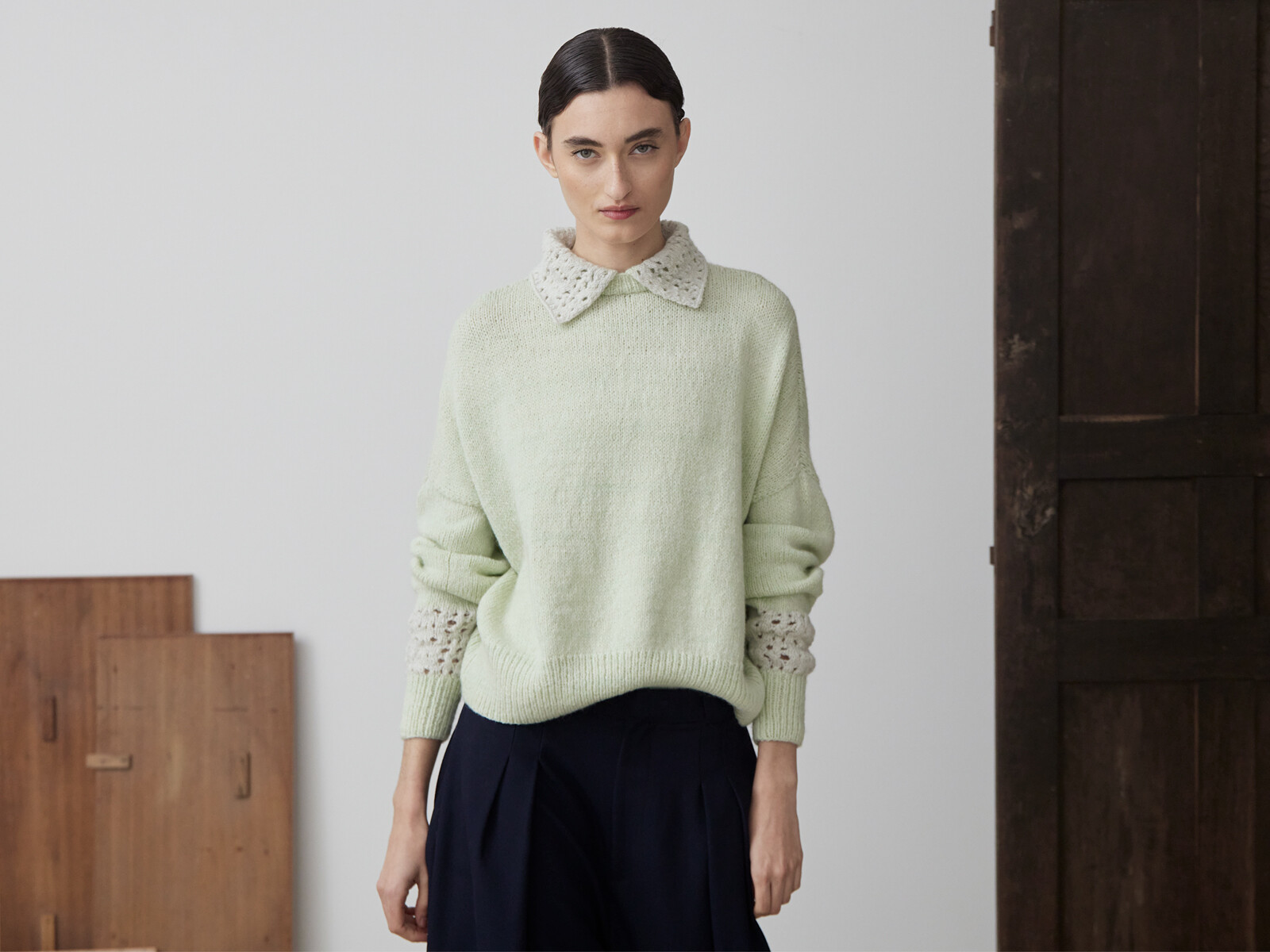 Lacy collar sweater Image