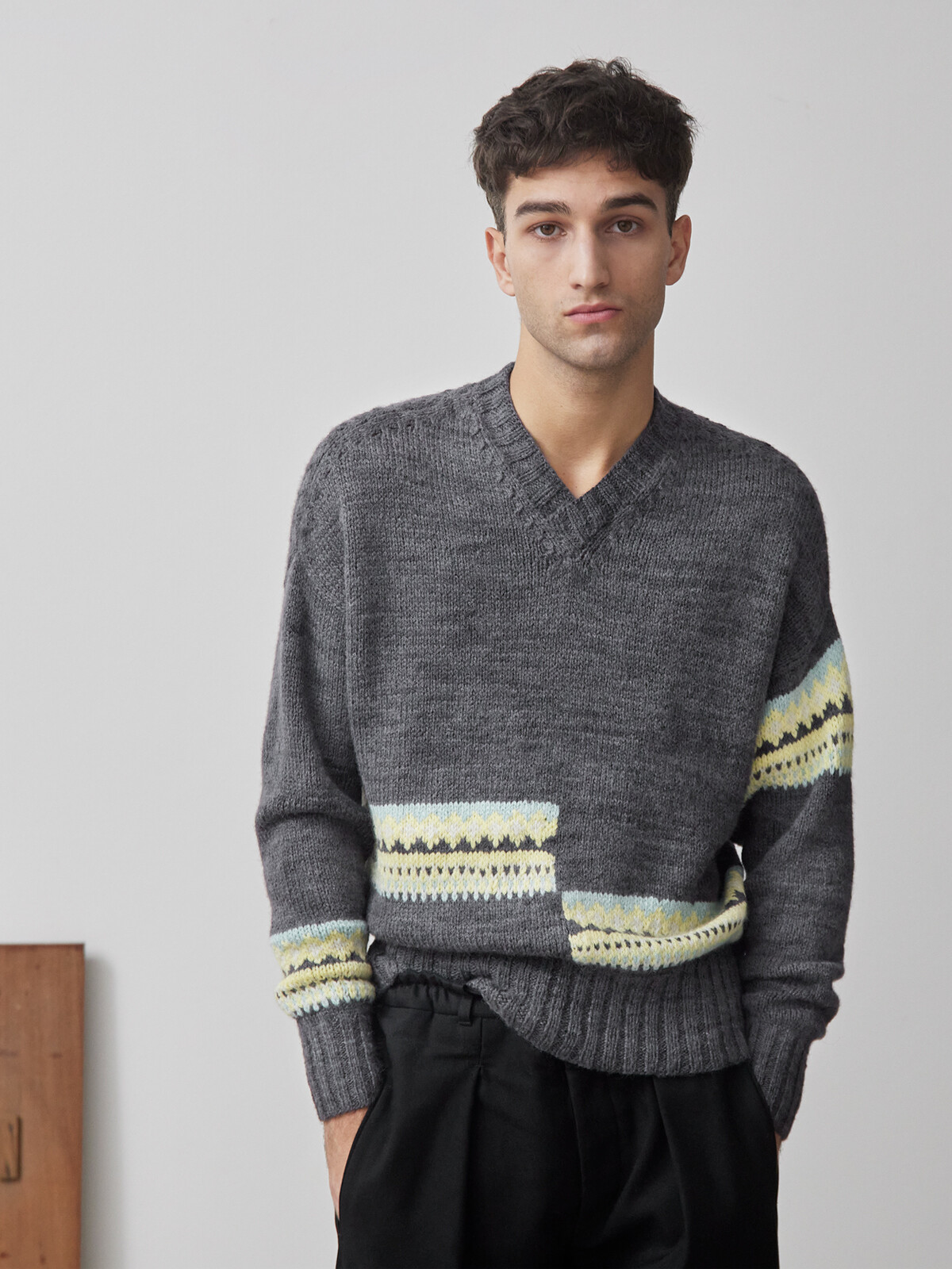V-neck jacquard sweater Image