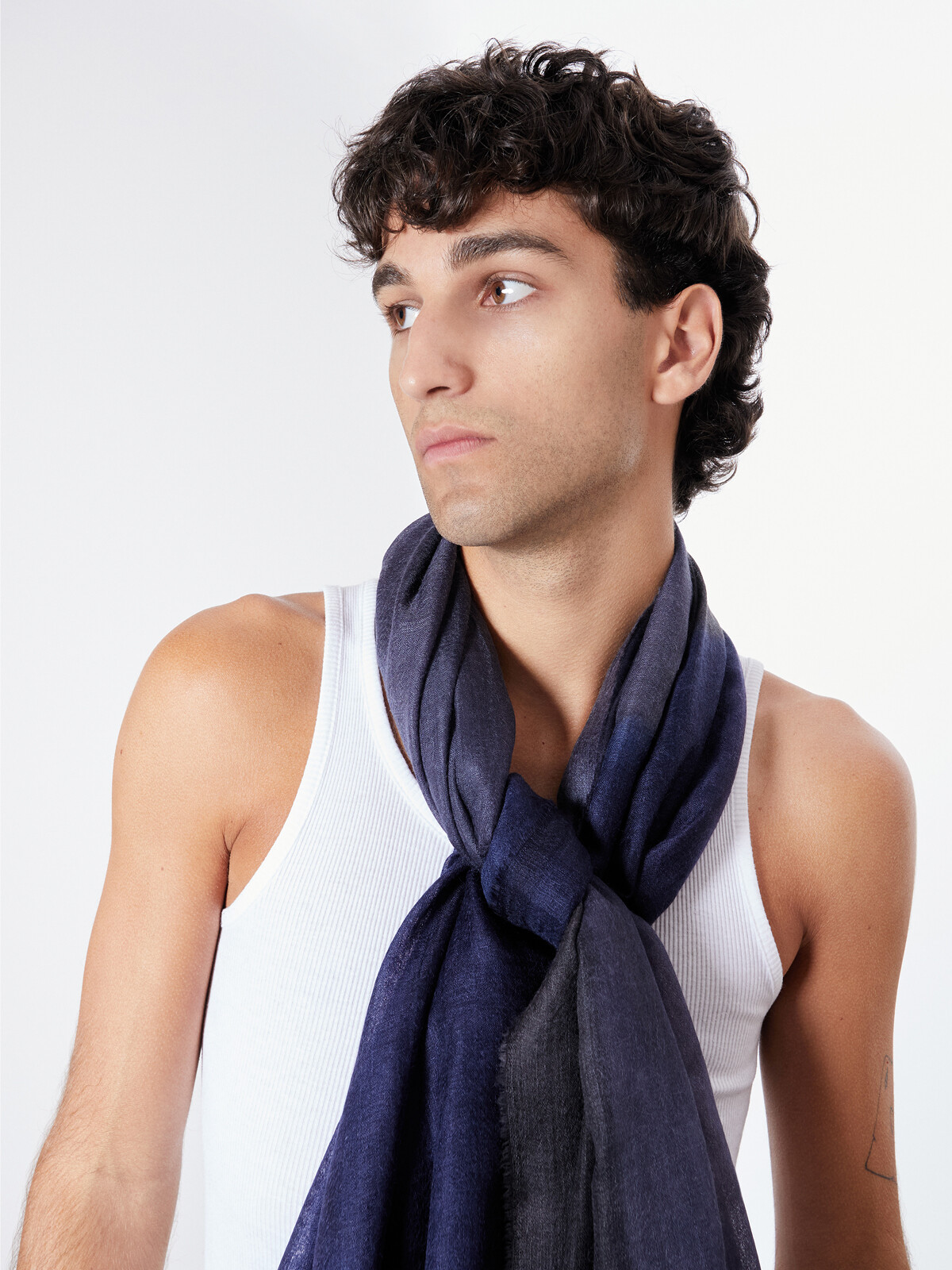 Handpainted scarf Image