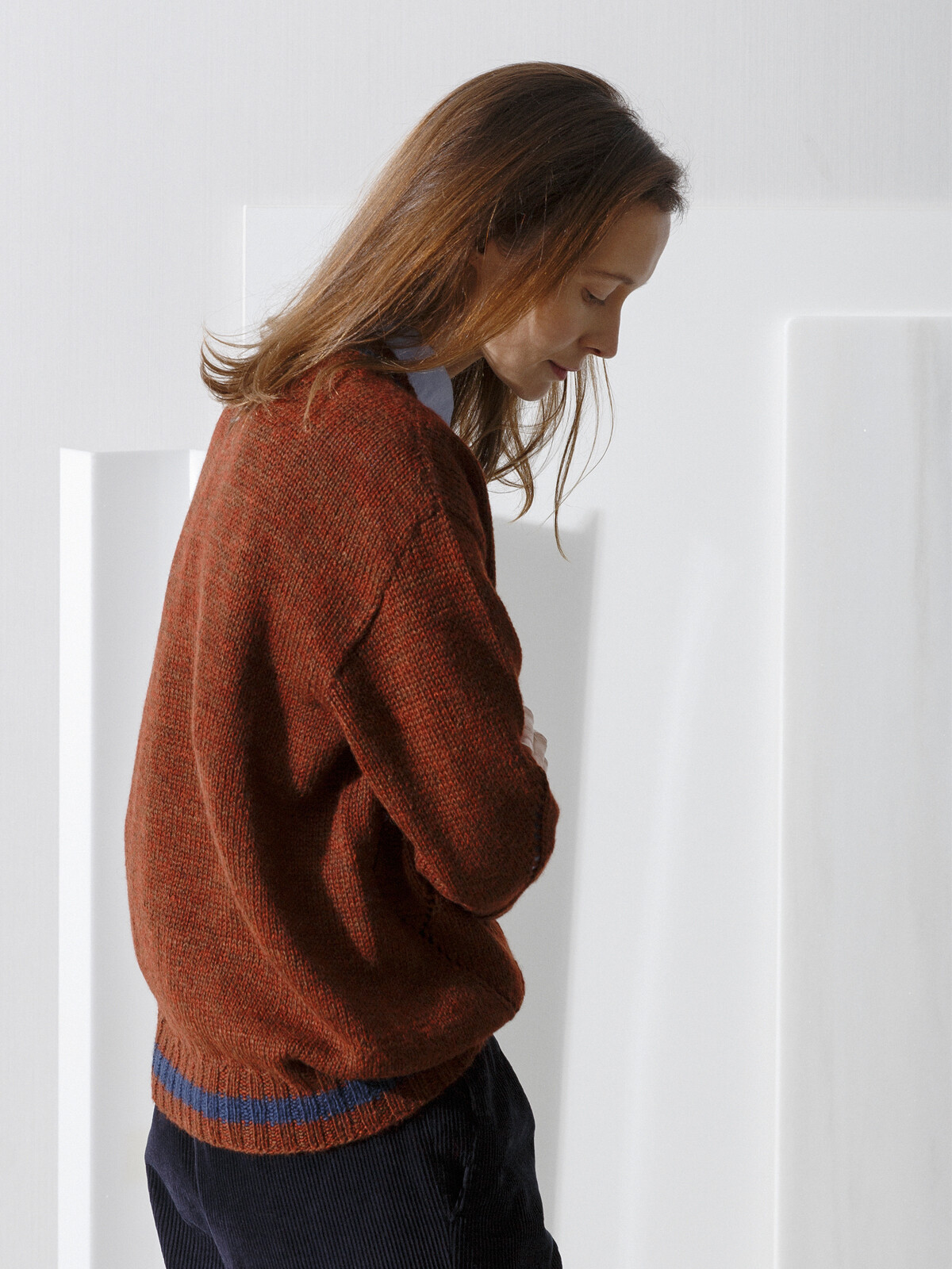 V-neck lacy sweater Image