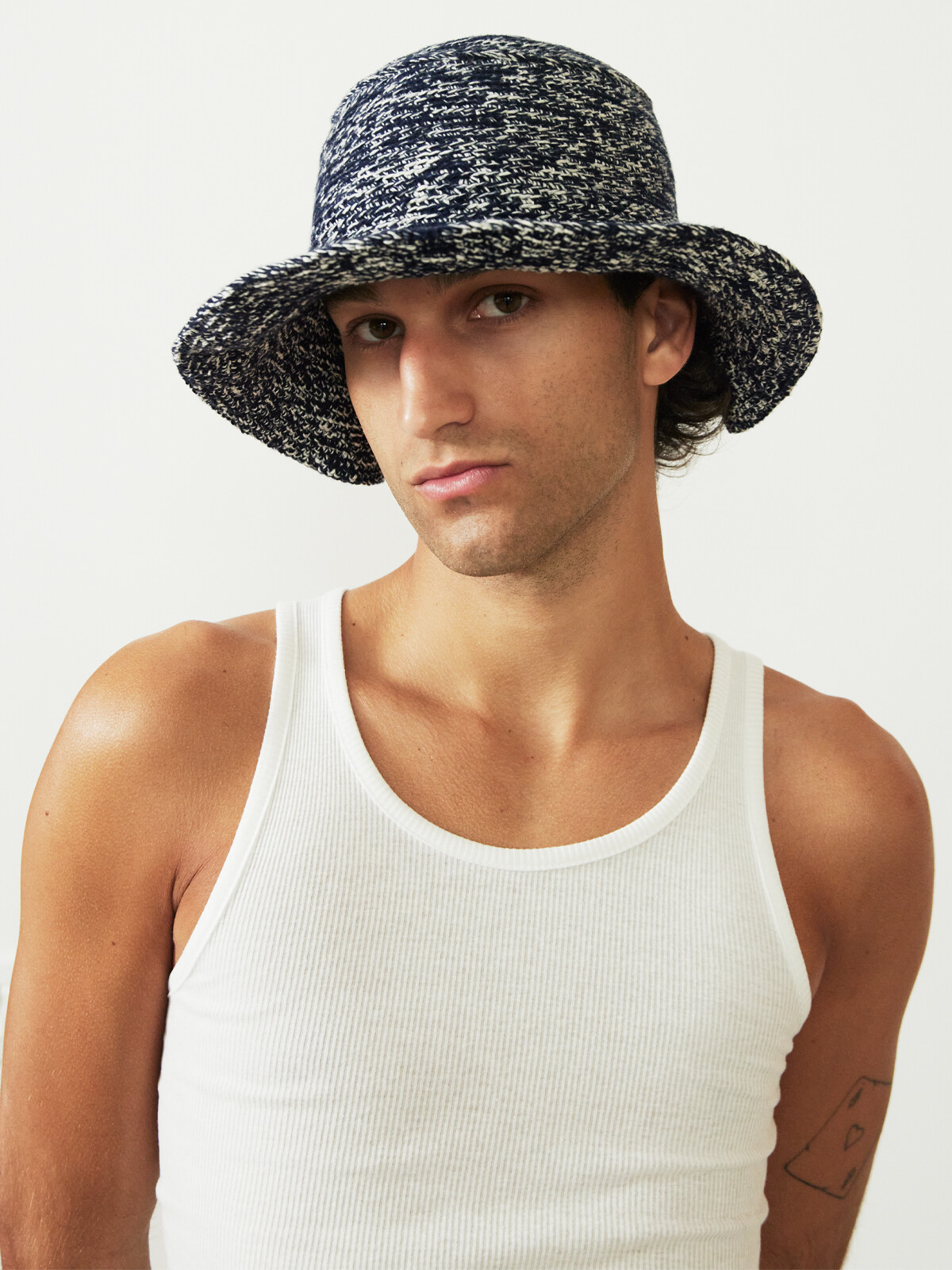 Bucket hat Image