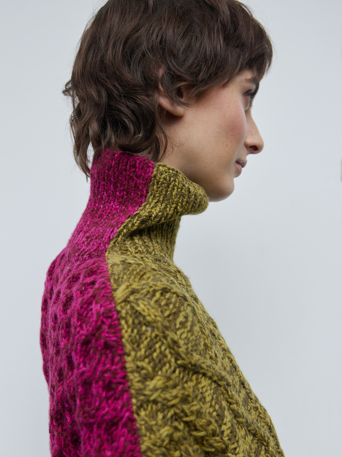 Funnel patterns sweater Image