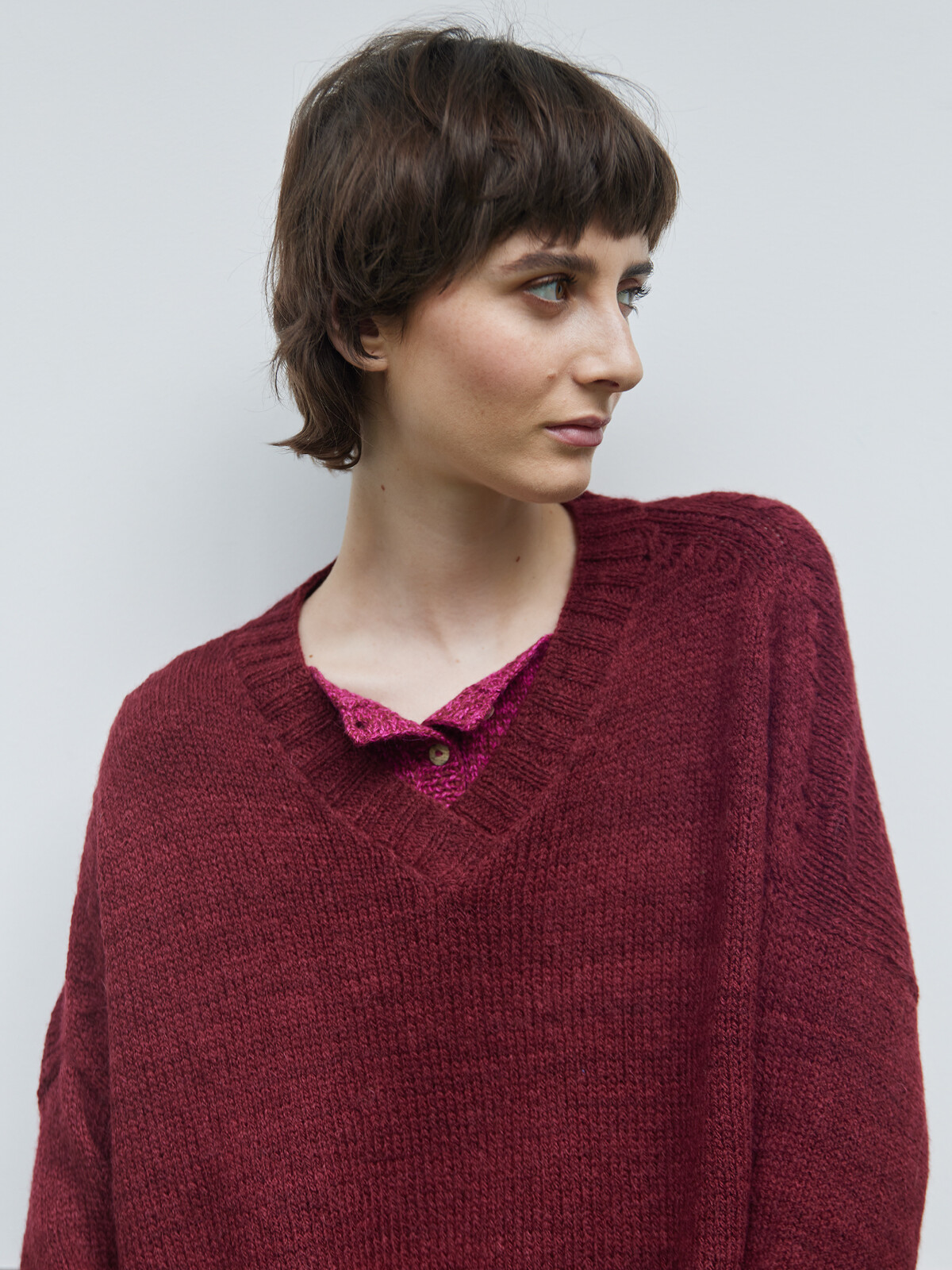 V-neck henley sweater Image
