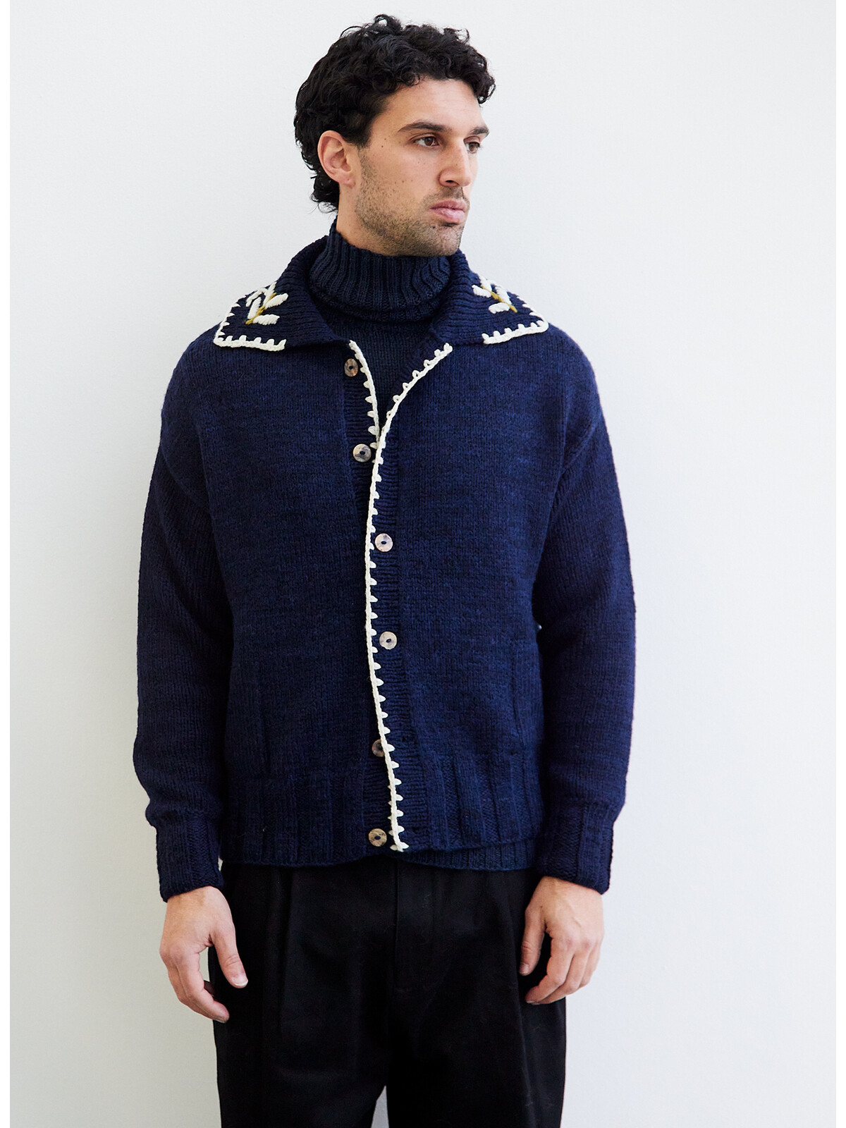 Embroidery collar cardigan Image