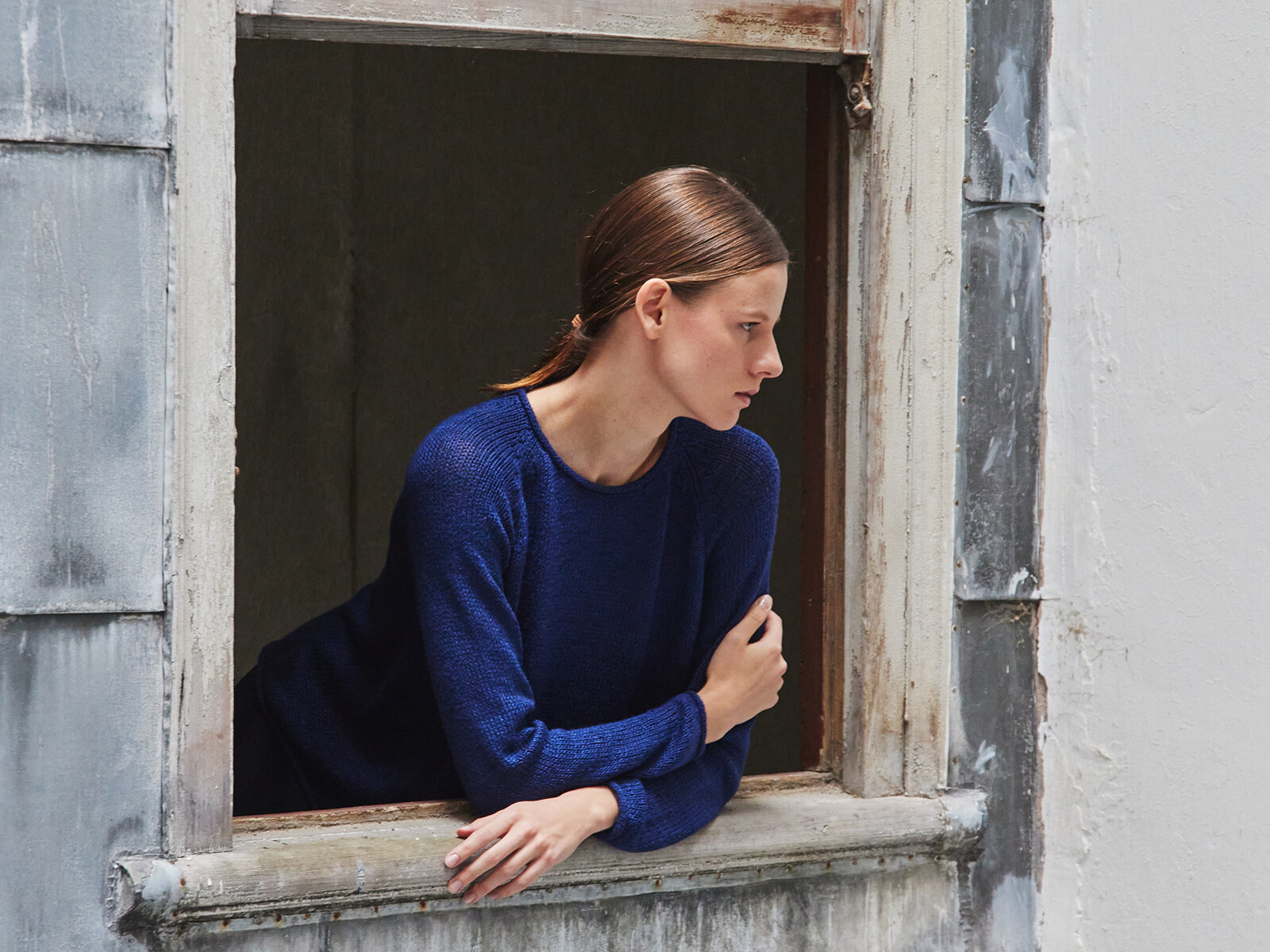 Roll-edge sweater Image