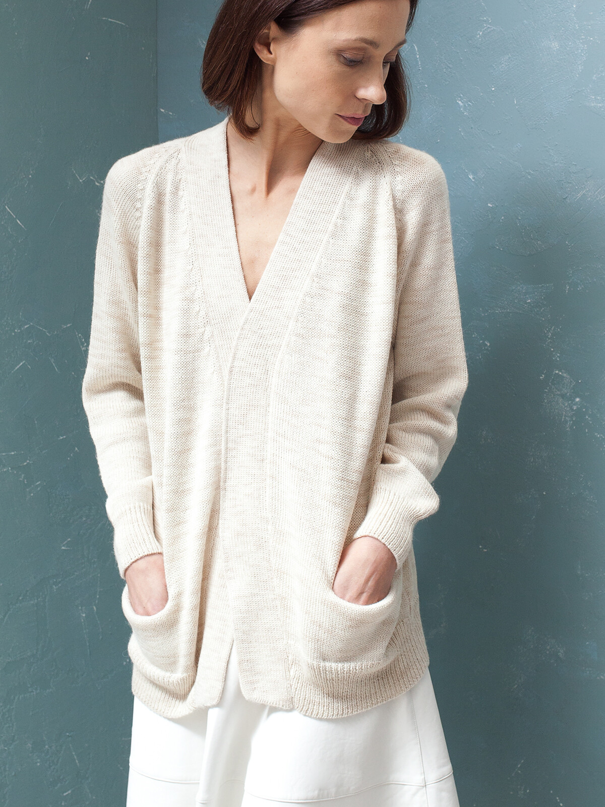 Trimmed v-neck sweater