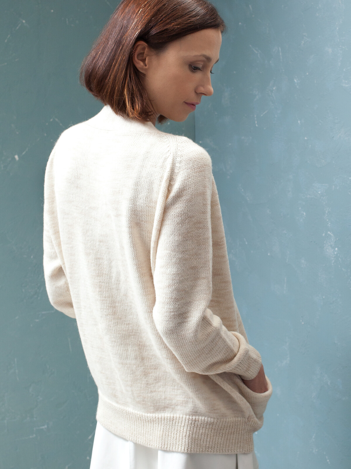 Trimmed v-neck sweater Image